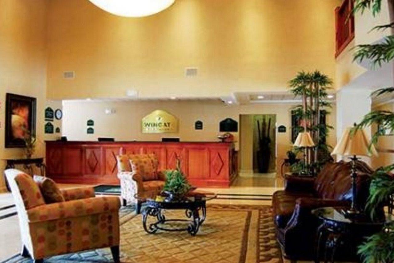 Wingate By Wyndham Chihuahua Hotel Exterior photo