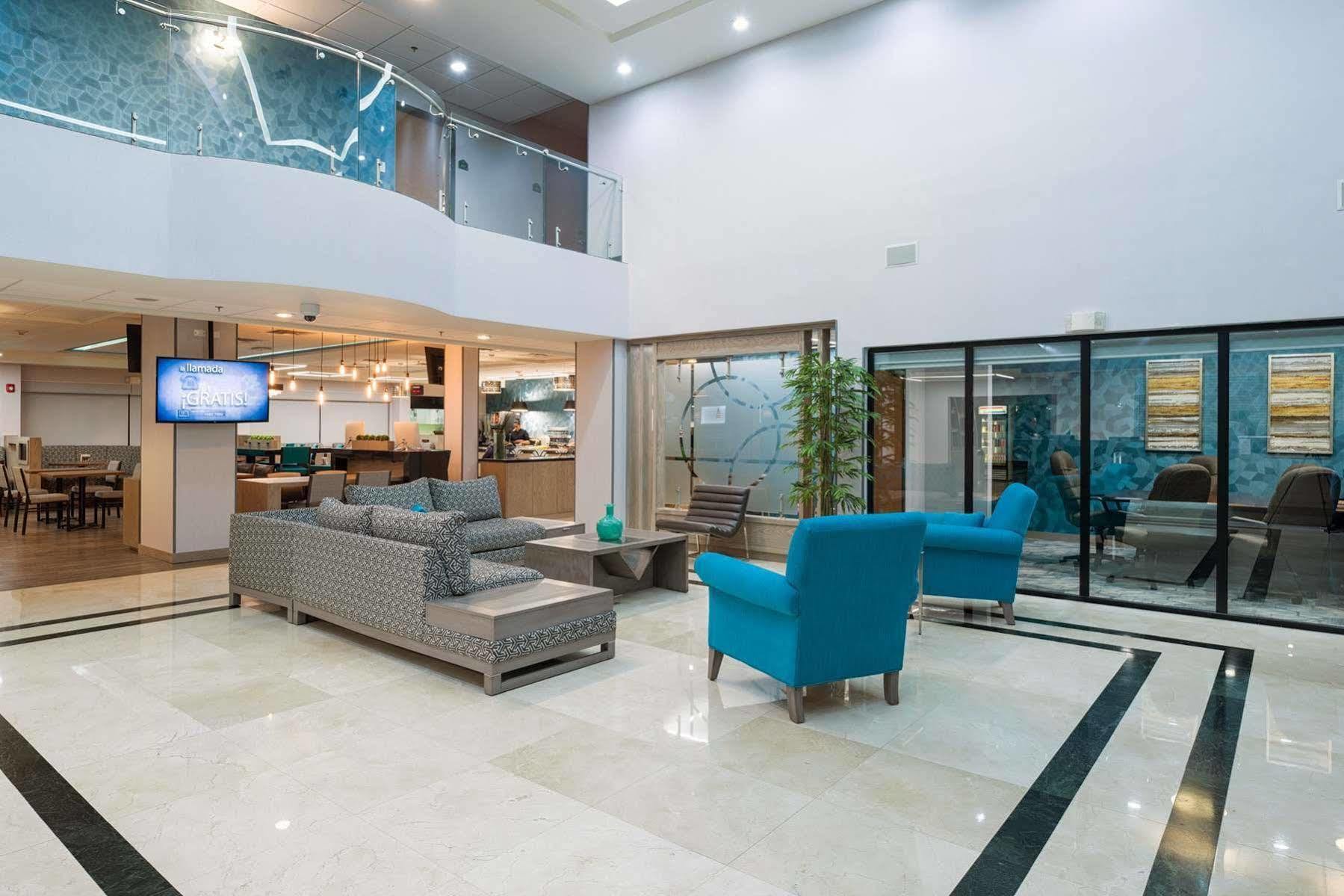 Wingate By Wyndham Chihuahua Hotel Exterior photo